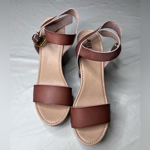 Platform Heels - Picture 2 of 7